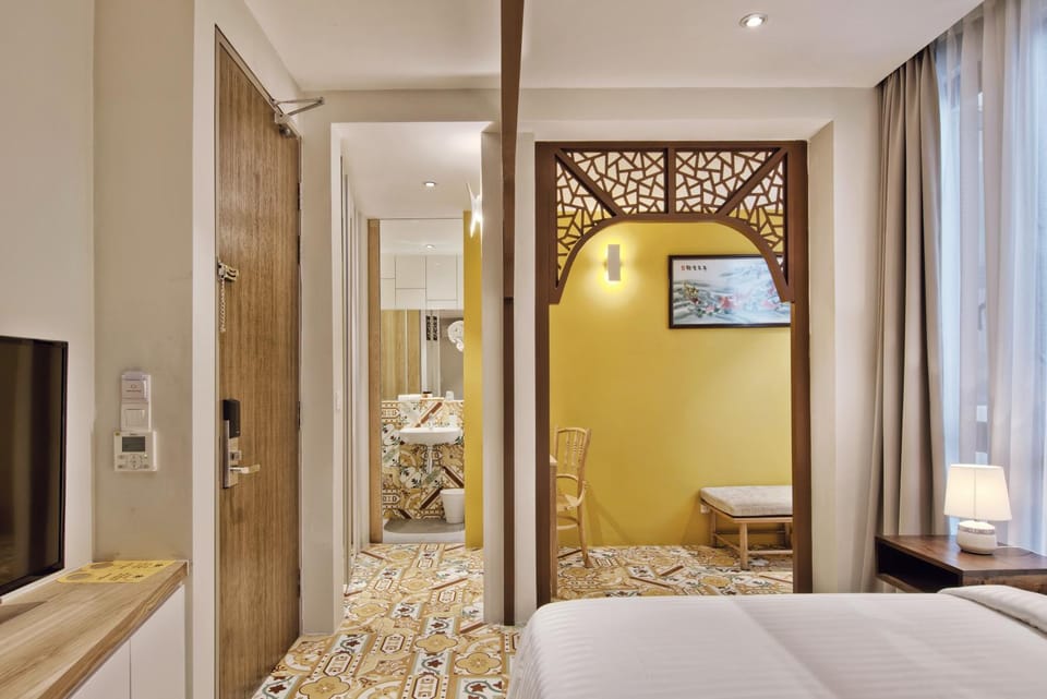 Bathroom, Coffee/tea facilities, Bedroom