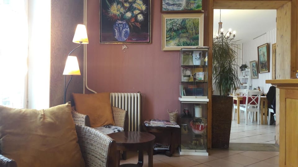 Lounge or bar