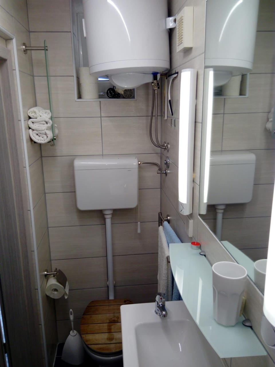 Toilet, Bathroom, Area and facilities