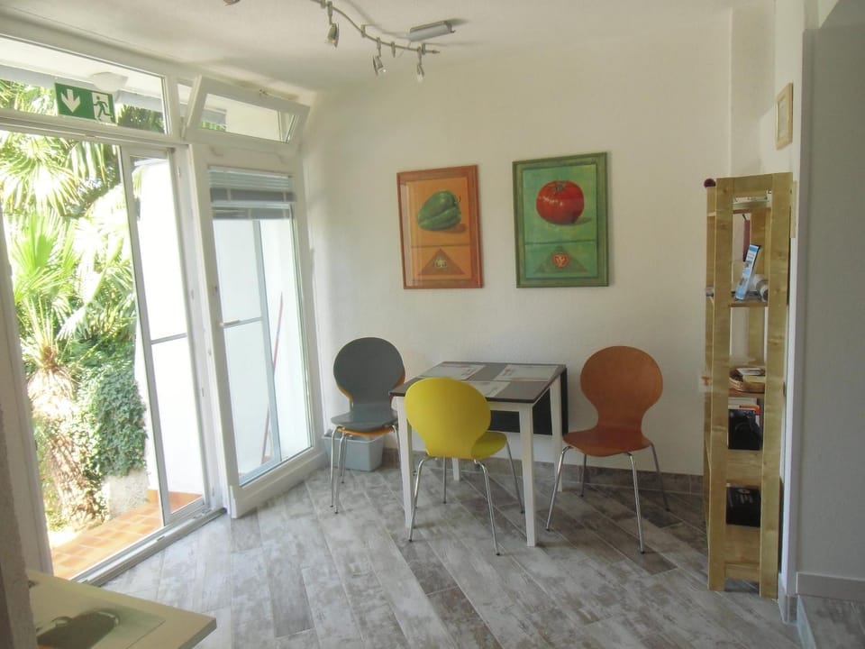Living room, Area and facilities
