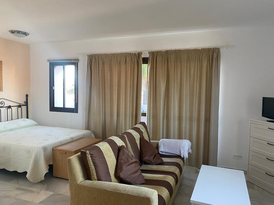 Estudio Duquesa Golf Sierra y Mar Apartment in Costa del Sol