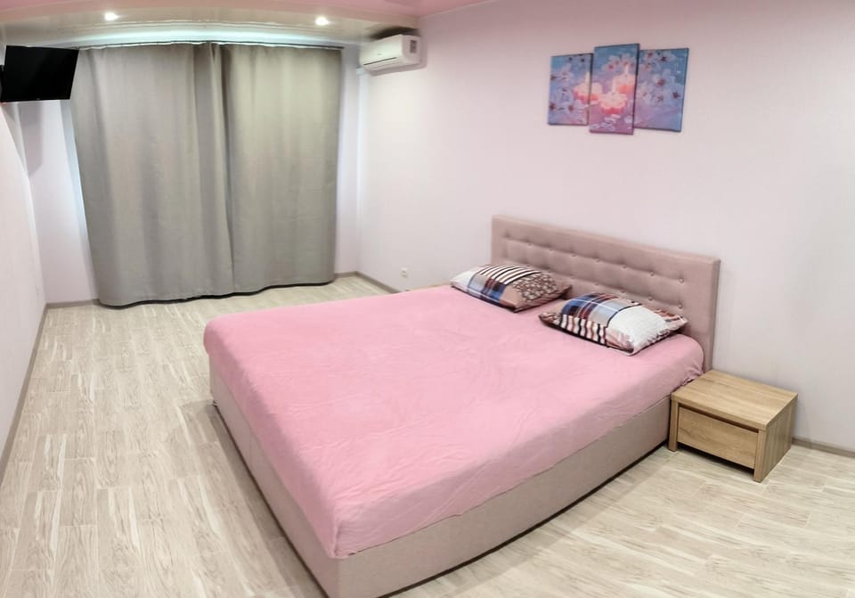 Property building, Spring, Bed, Night, View (from property/room), Photo of the whole room, Bedroom, City view, City view, Landmark view, Landmark view, Street view, Street view, Location, Quiet street view, air conditioner, air conditioner