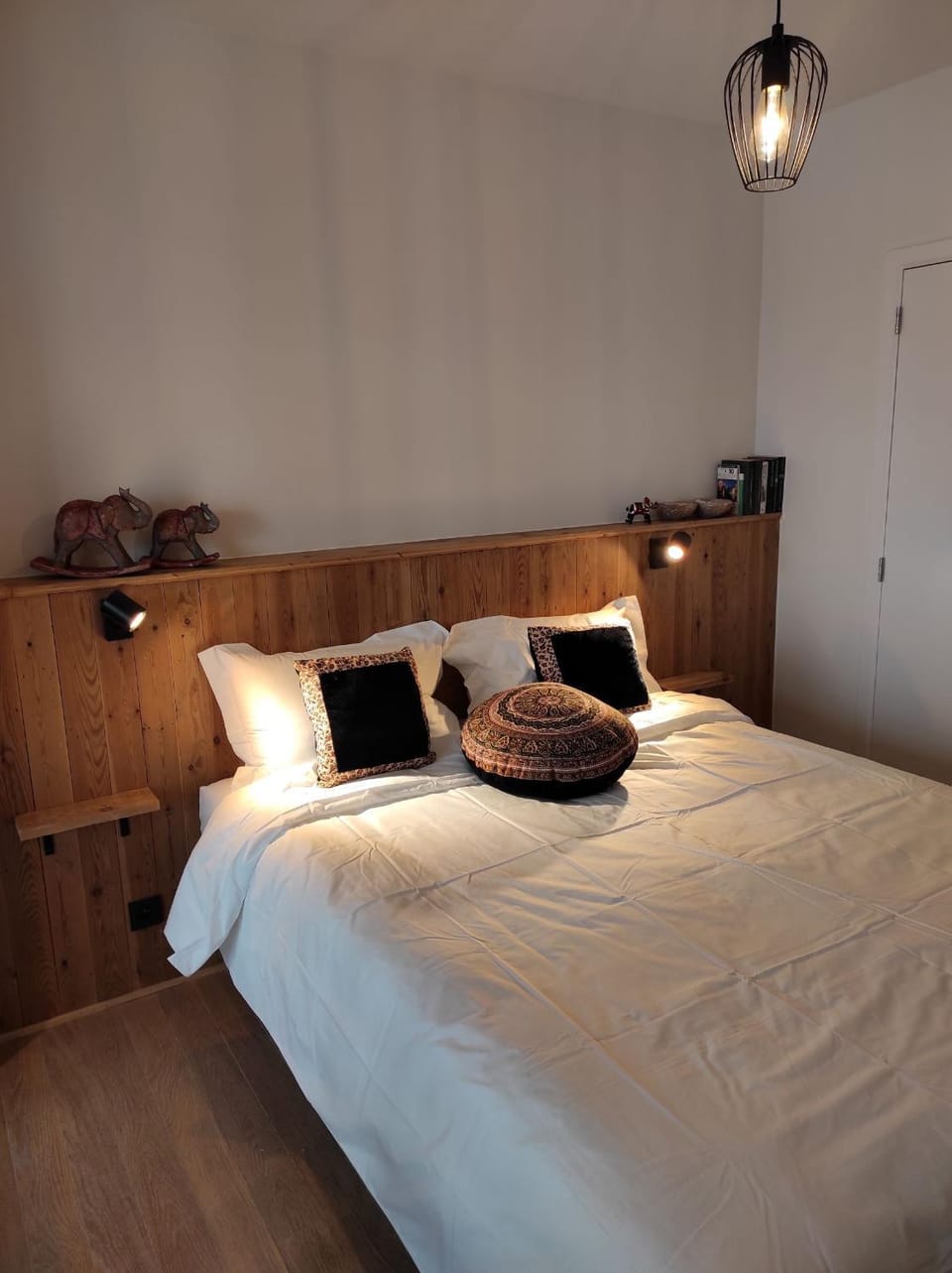 Bed, Bedroom