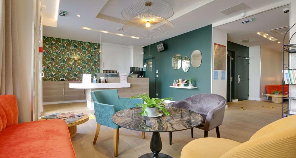 Lobby or reception, On site