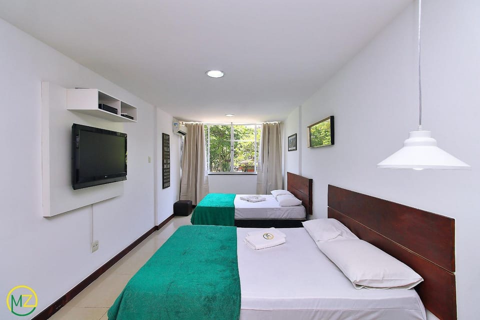 Renovated studio apt for 4 persons in Copacabana Apartment in Rio de Janeiro