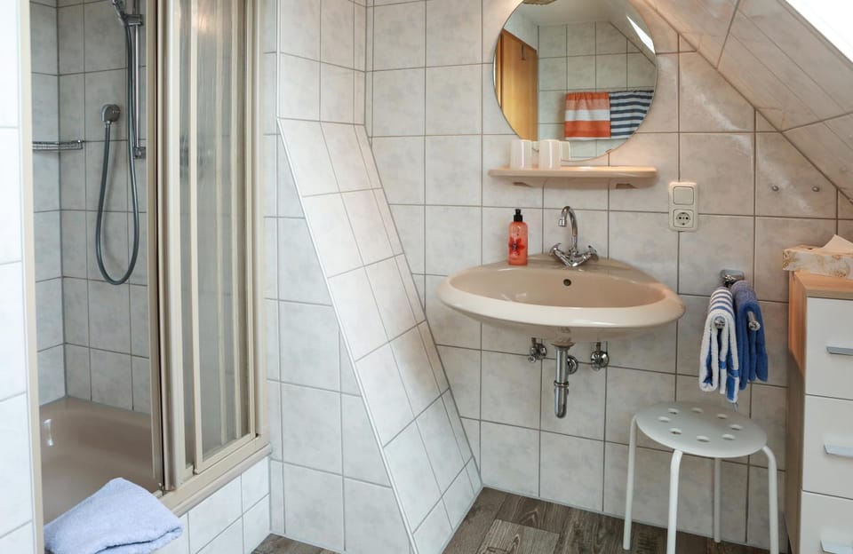 Bathroom, Photo of the whole room