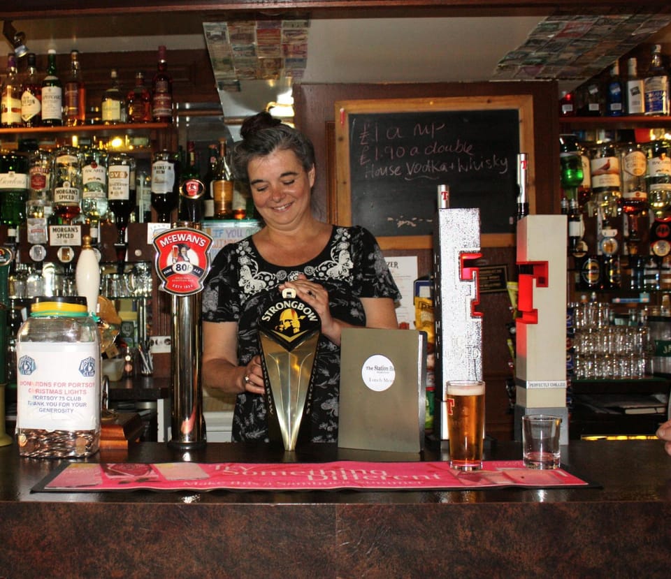 Lounge or bar, Lounge or bar