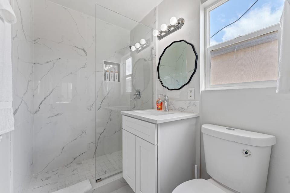 Sweet Sunset Studio Apartment in Mission Beach