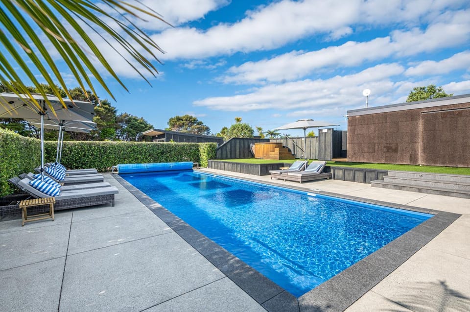 Pool view, Swimming pool, sunbed