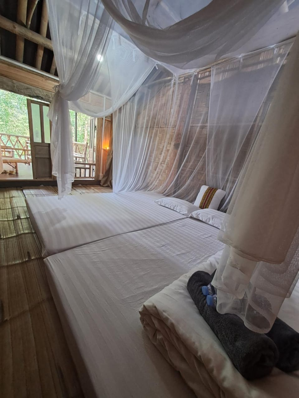 Bed, Photo of the whole room, Bedroom, towels