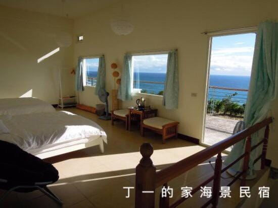 Bed, Natural landscape, Photo of the whole room, Bedroom, Sea view