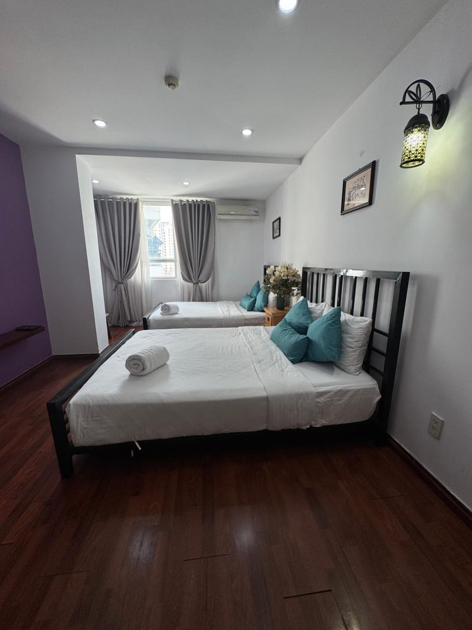Bed, Bedroom, towels