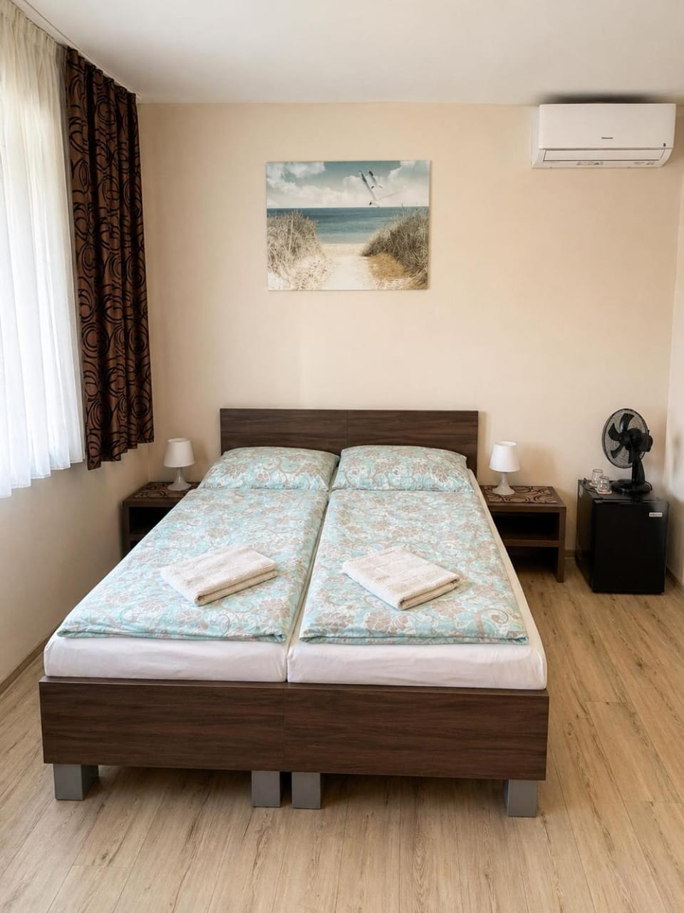 Bed, Bedroom, air conditioner
