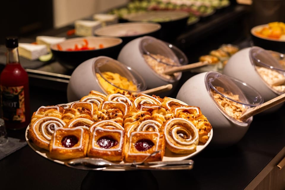 Breakfast, Buffet breakfast