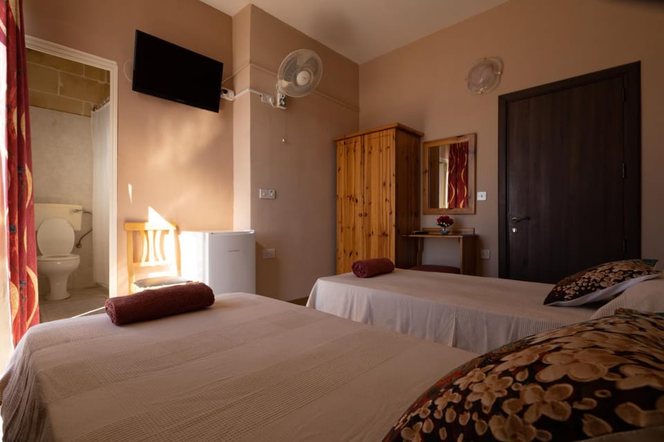 Sunset Seaview Accommodation Bed and Breakfast in Malta