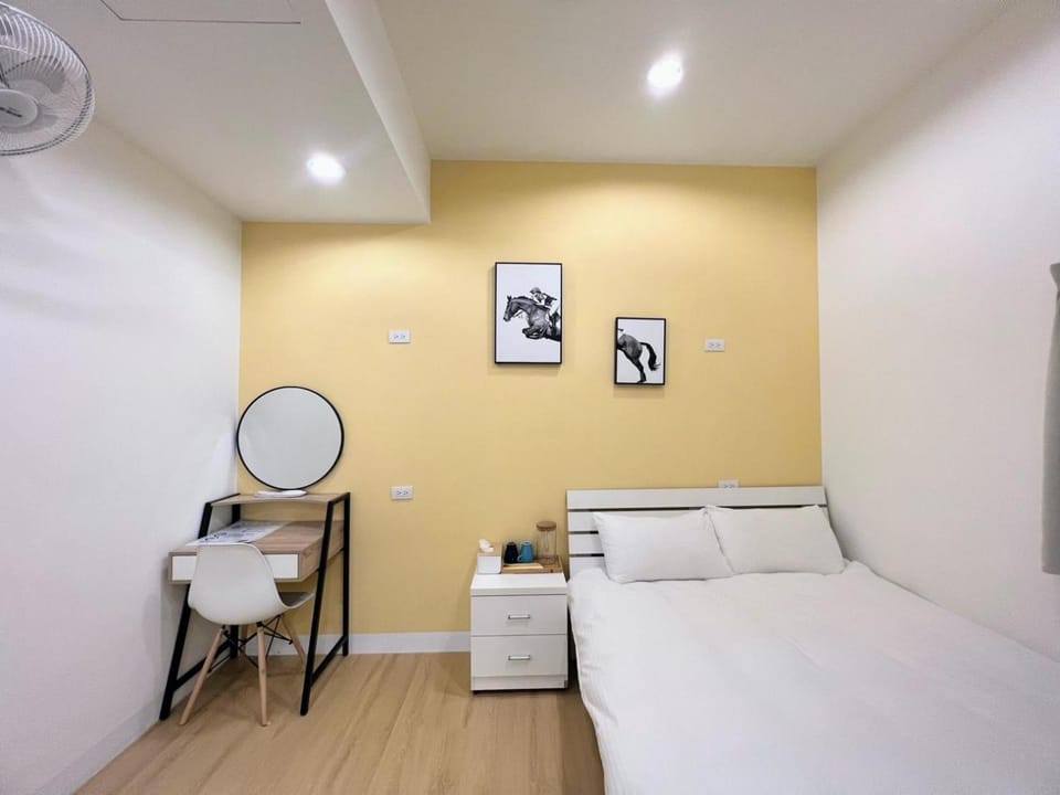 Photo of the whole room, Decorative detail, Area and facilities