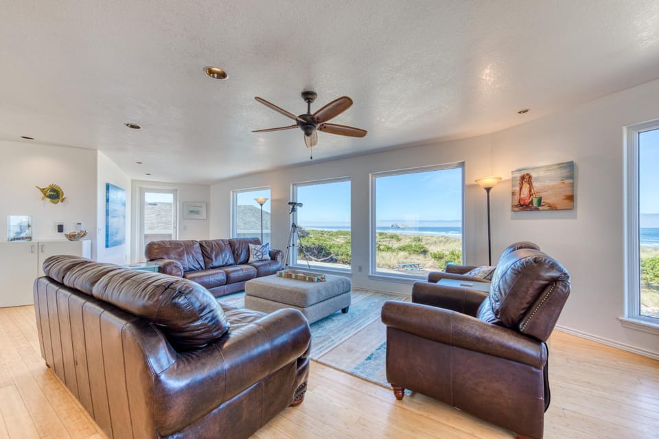 Vinovilla House in Rockaway Beach