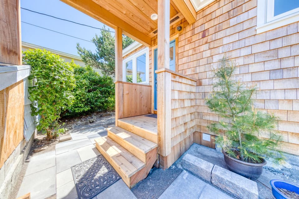 Cheri's Oceanfront Getaway House in Rockaway Beach