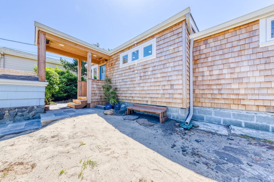 Cheri's Oceanfront Getaway House in Rockaway Beach