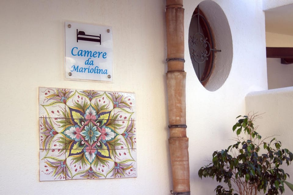 Camere da Mariolina Bed and Breakfast in Macari