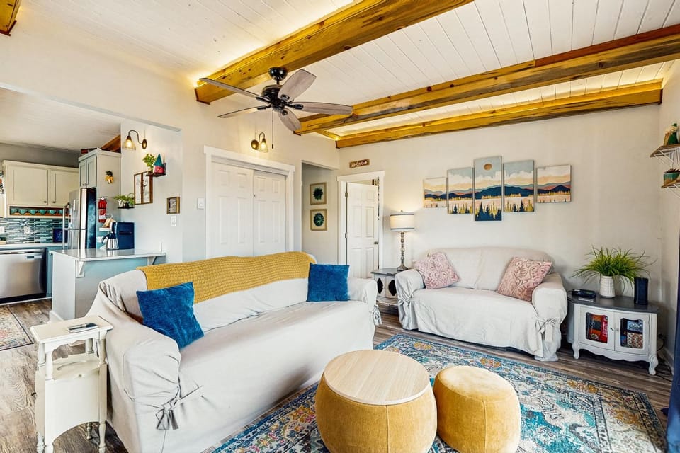 Elli's Haus House in Rockaway Beach