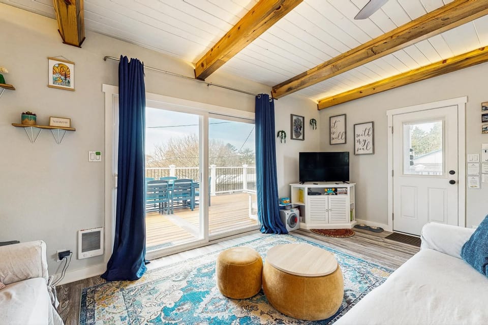 Elli's Haus House in Rockaway Beach