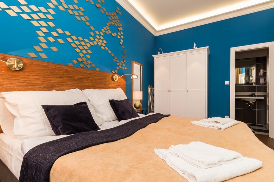 Bedroom, bunk bed