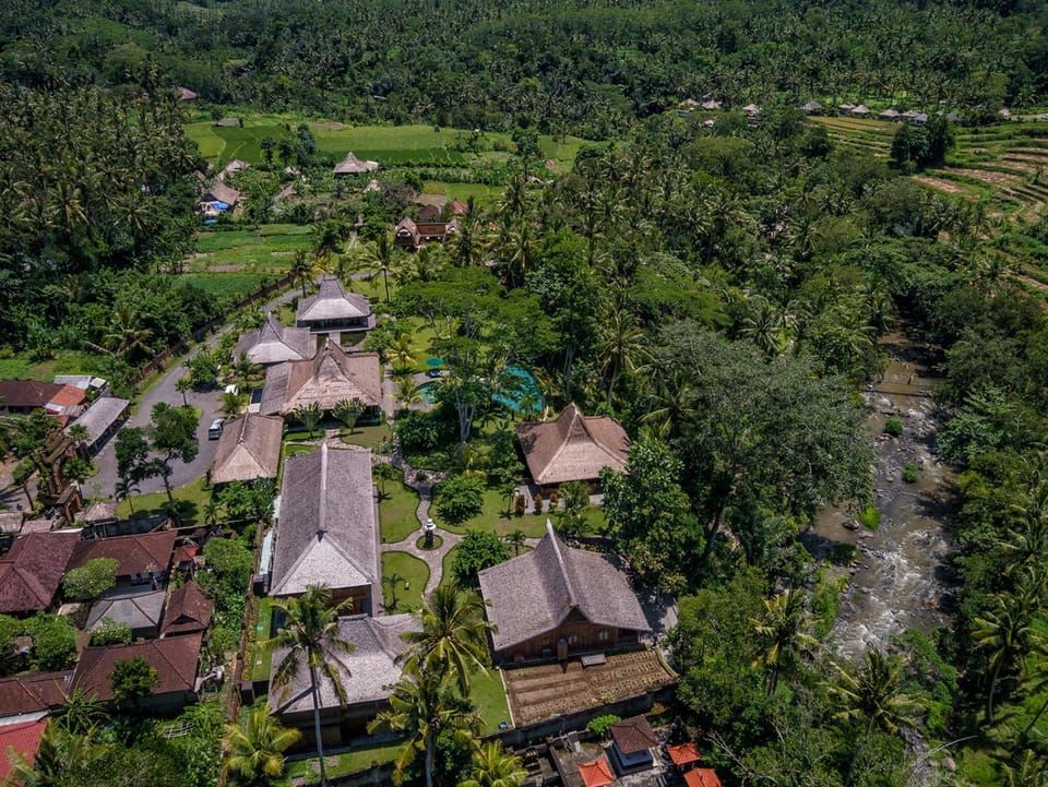 Property building, Natural landscape, View (from property/room), Garden view, Landmark view, River view