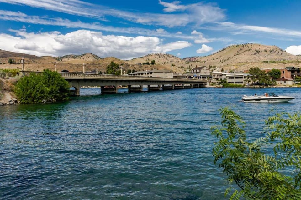 Perfect View Apartment in Chelan (In Town)