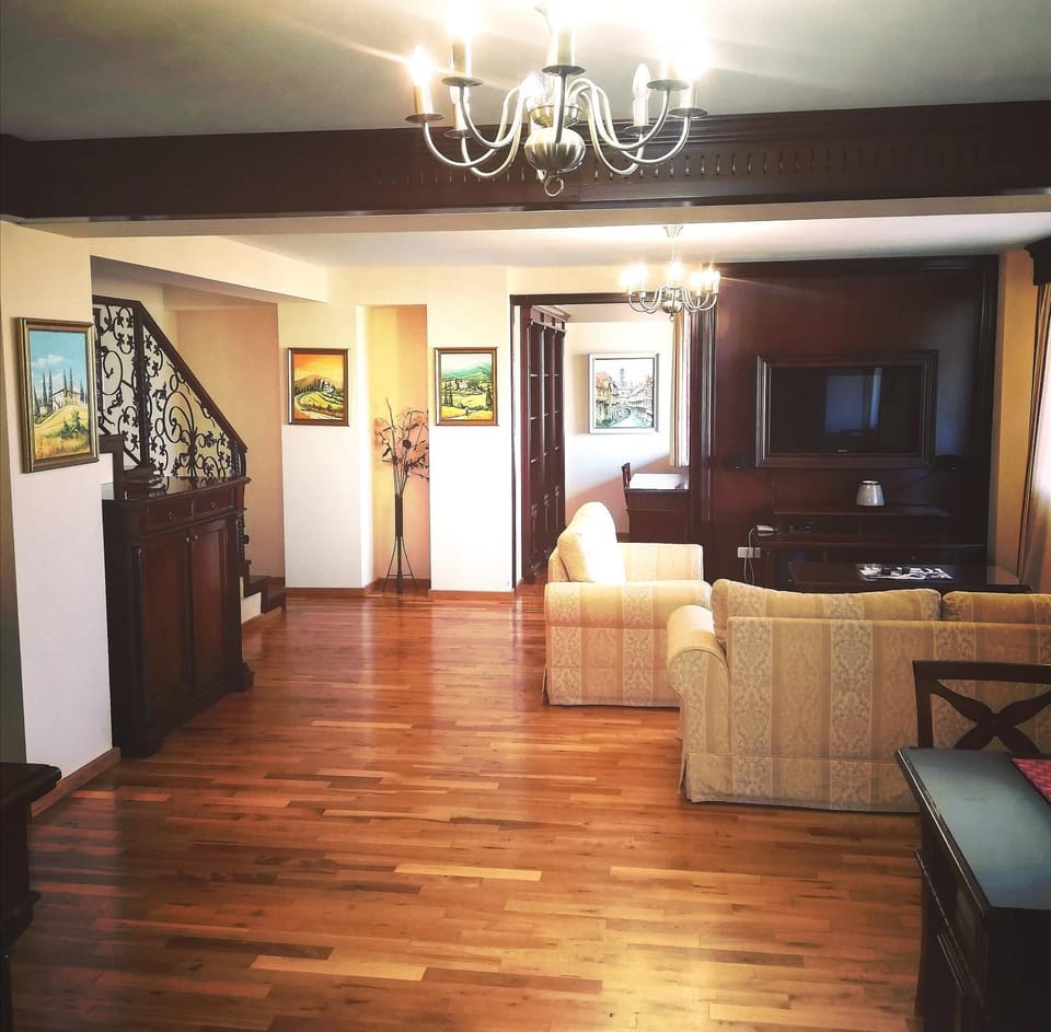 Communal lounge/ TV room, Library, TV and multimedia, Balcony/Terrace, Balcony/Terrace, Evening entertainment