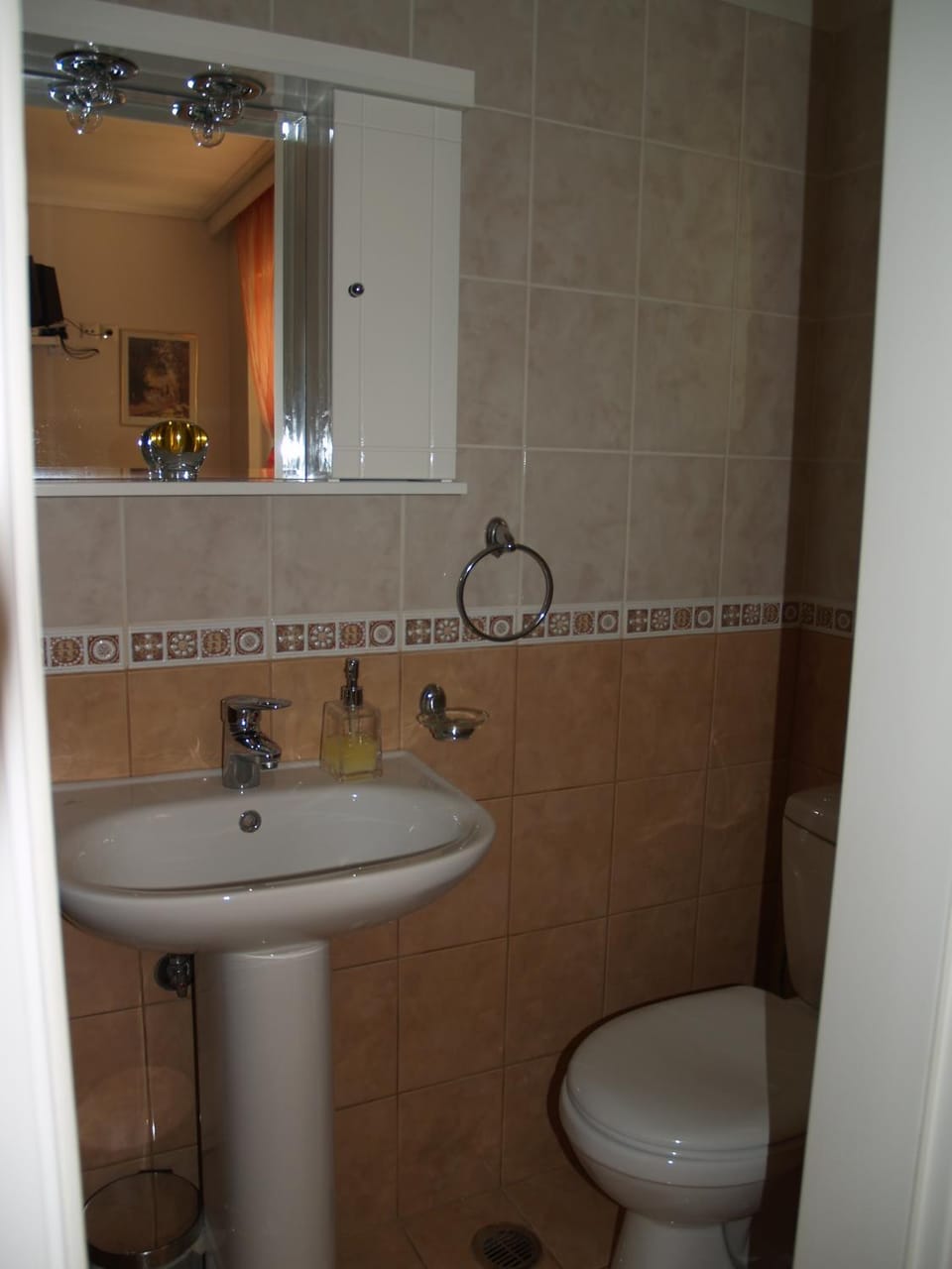 Shower, Toilet
