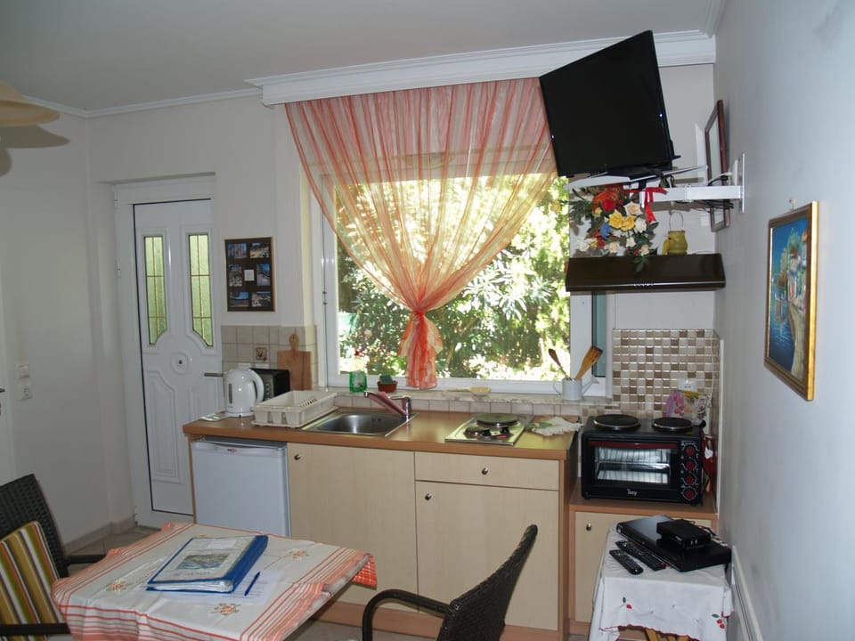 TV and multimedia, Kitchen or kitchenette, Dining area