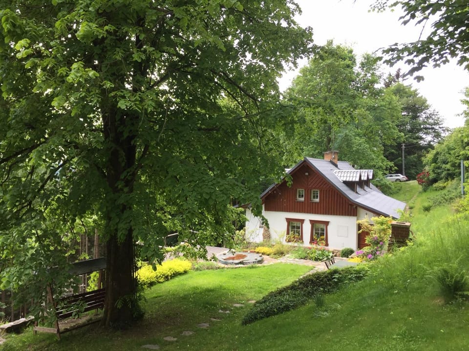Chalupa Pod Skalou Romance Chalet in Lower Silesian Voivodeship