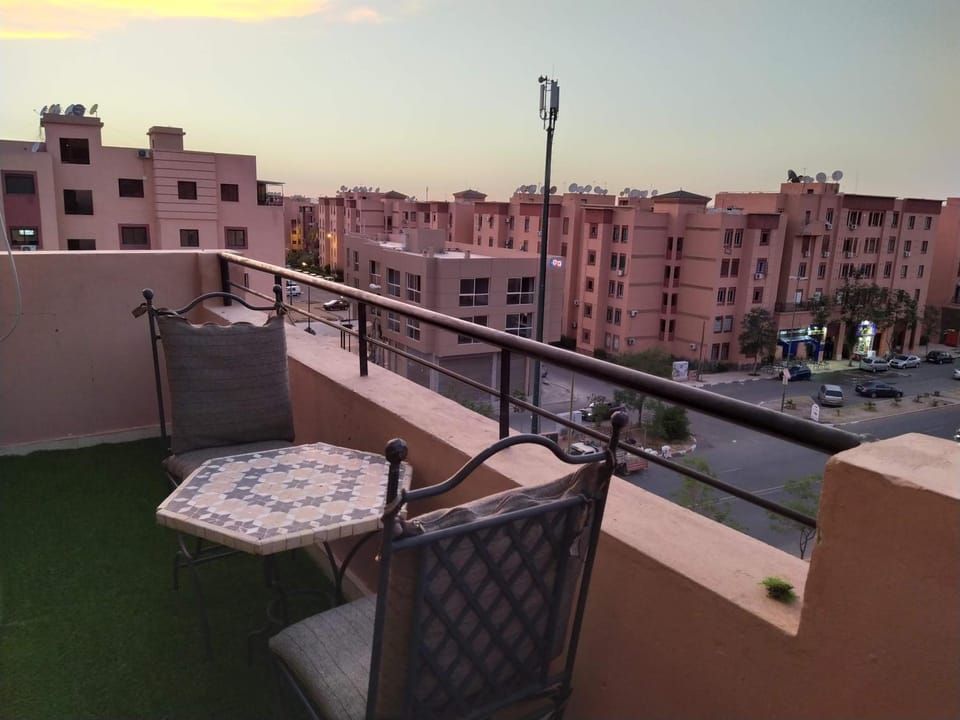 Balcony/Terrace, Street view
