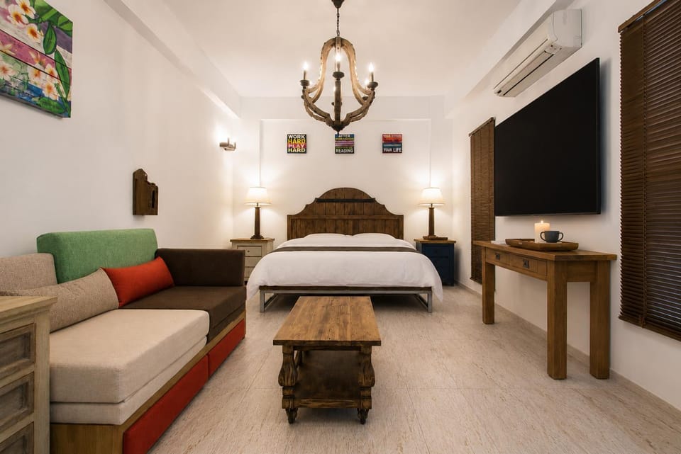 TV and multimedia, Living room, Photo of the whole room, Bedroom