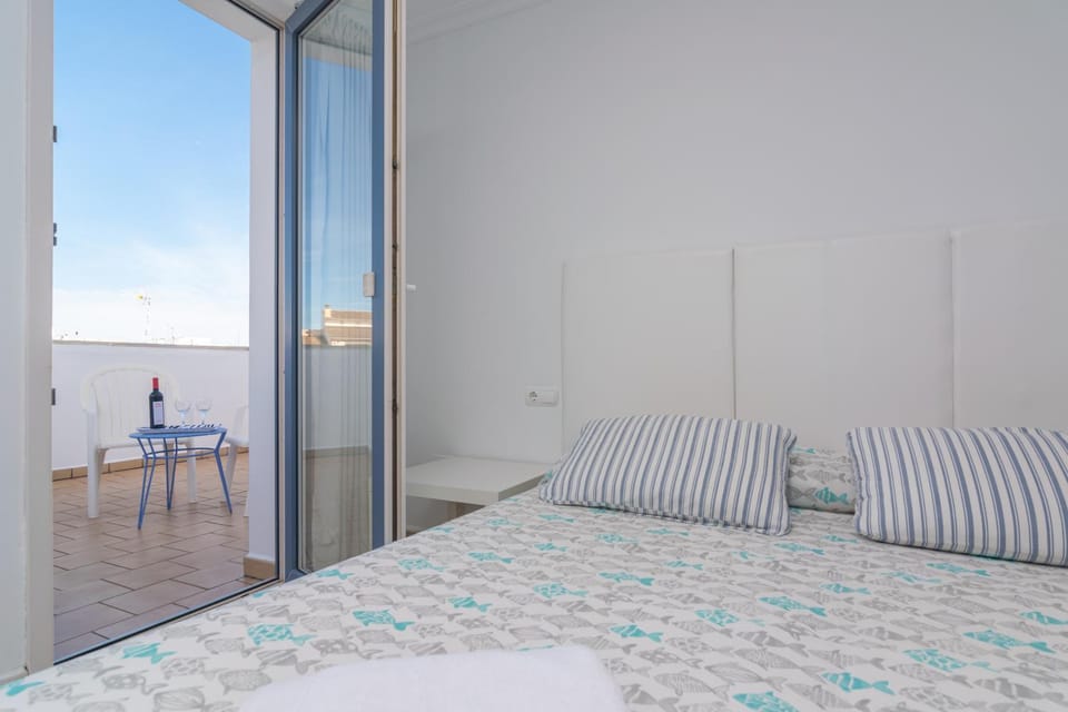 Bed, Balcony/Terrace, Bedroom