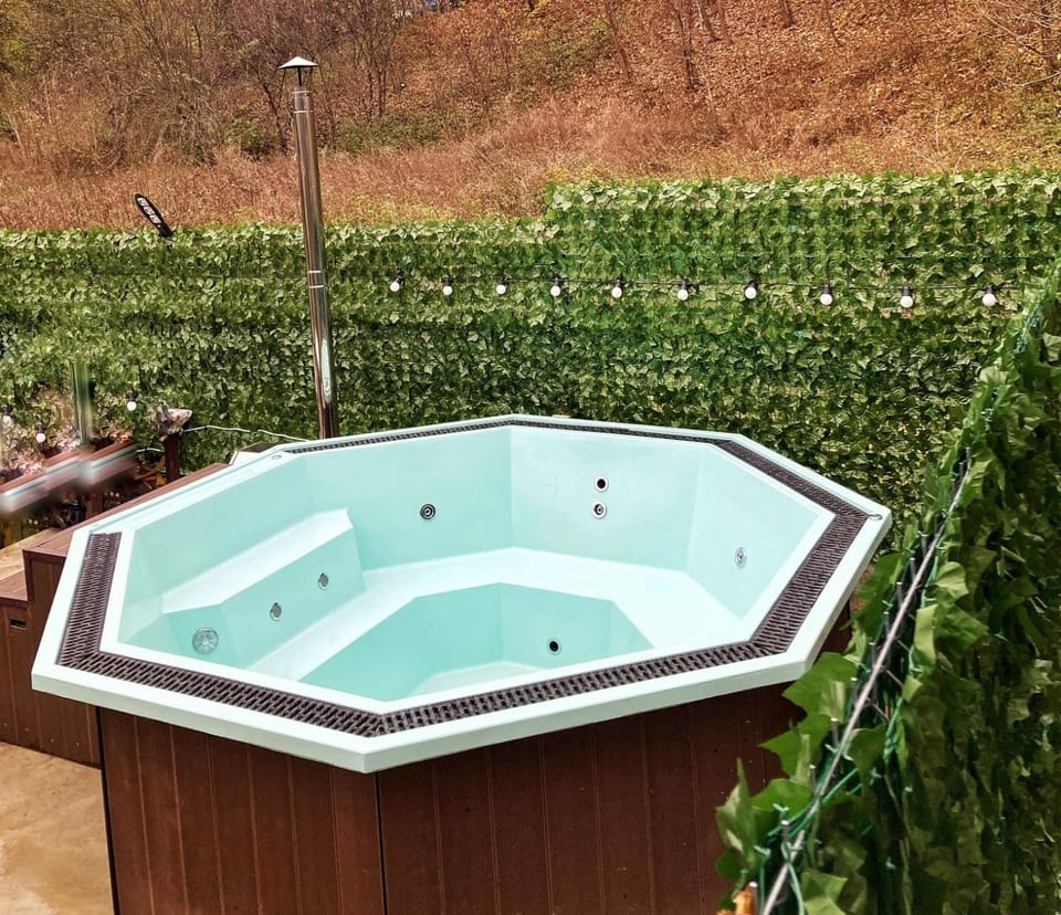 Natural landscape, Hot Tub