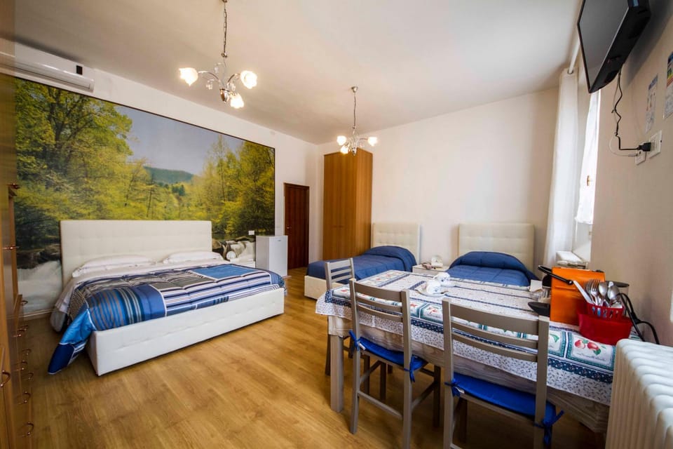 Bed, Day, Photo of the whole room, Bedroom