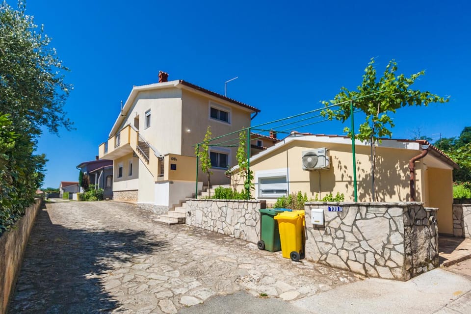 Property building, Day, Street view