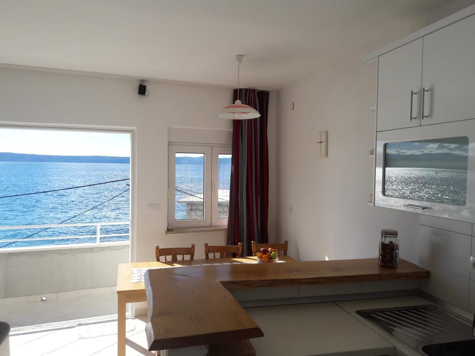 Activities, View (from property/room), Communal kitchen, Sea view, Street view