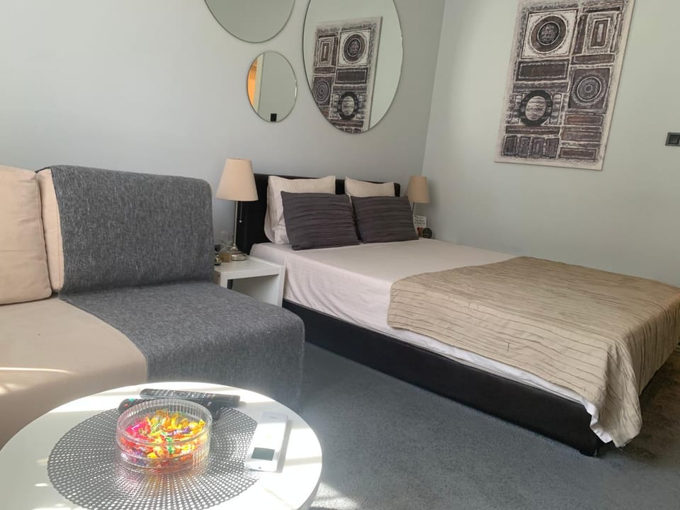 Bed, Living room, Bedroom