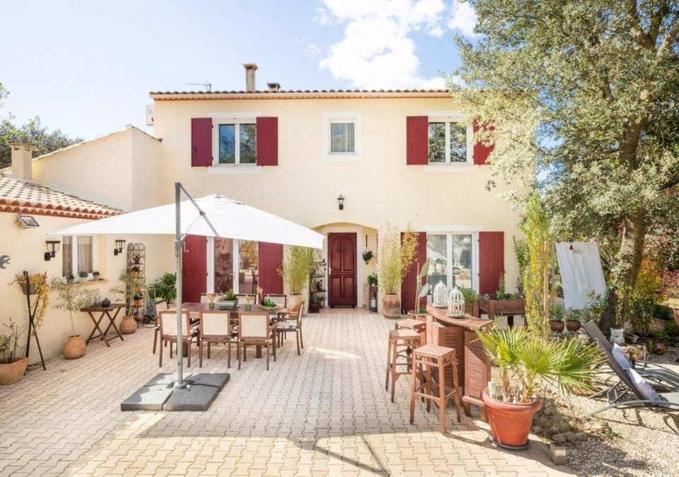Facade/entrance, Garden, Internal: Not applicable to any particular room