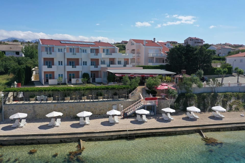 Property building, Day, Beach, Sea view, sunbed