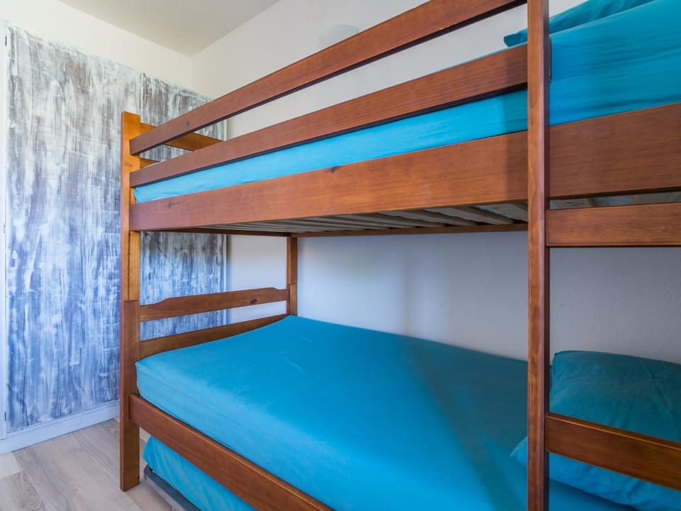 Bed, bunk bed