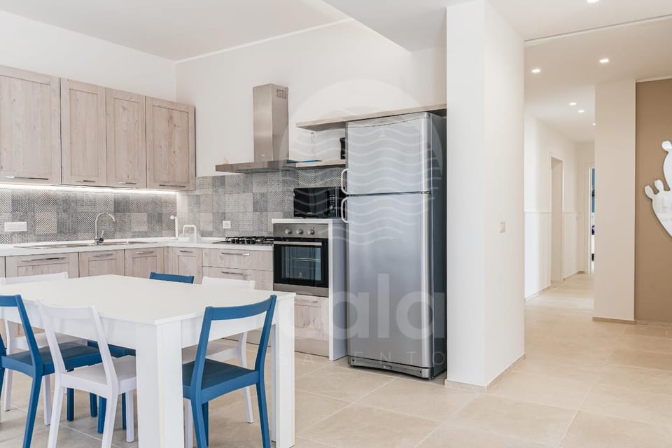 Kitchen or kitchenette, Dining area, Communal kitchen
