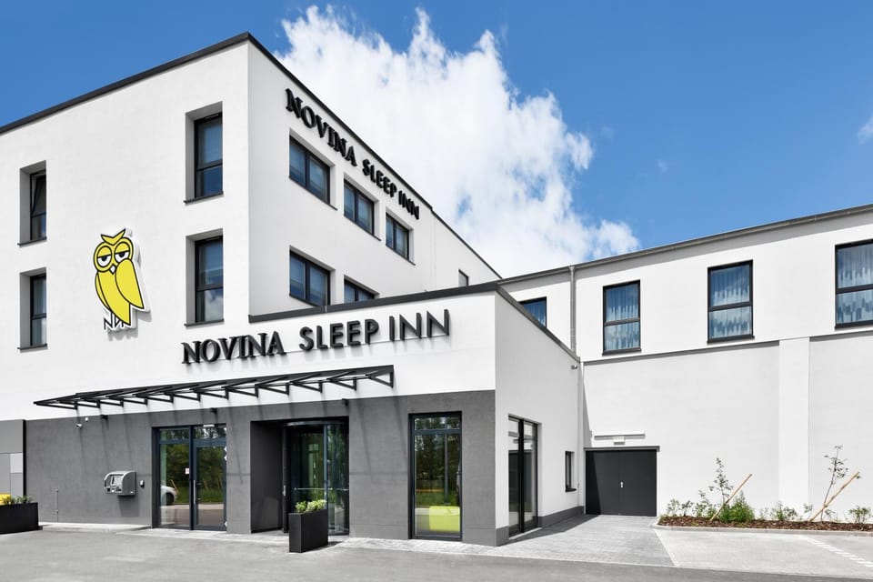 Property building, Facade/entrance, Property logo or sign