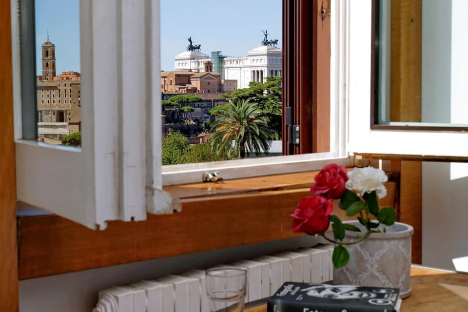 Living room, City view, Landmark view