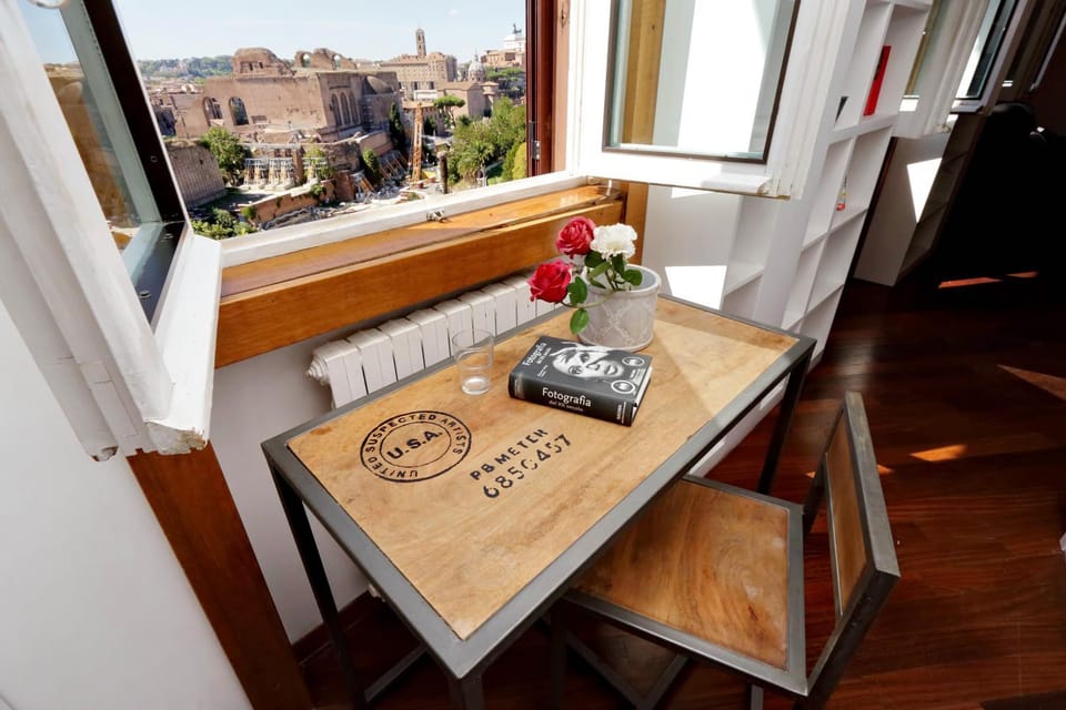 Living room, City view, Landmark view