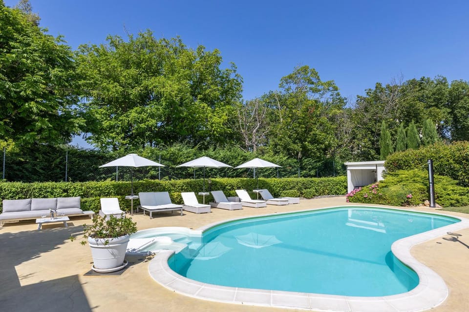 Solarium, Swimming pool