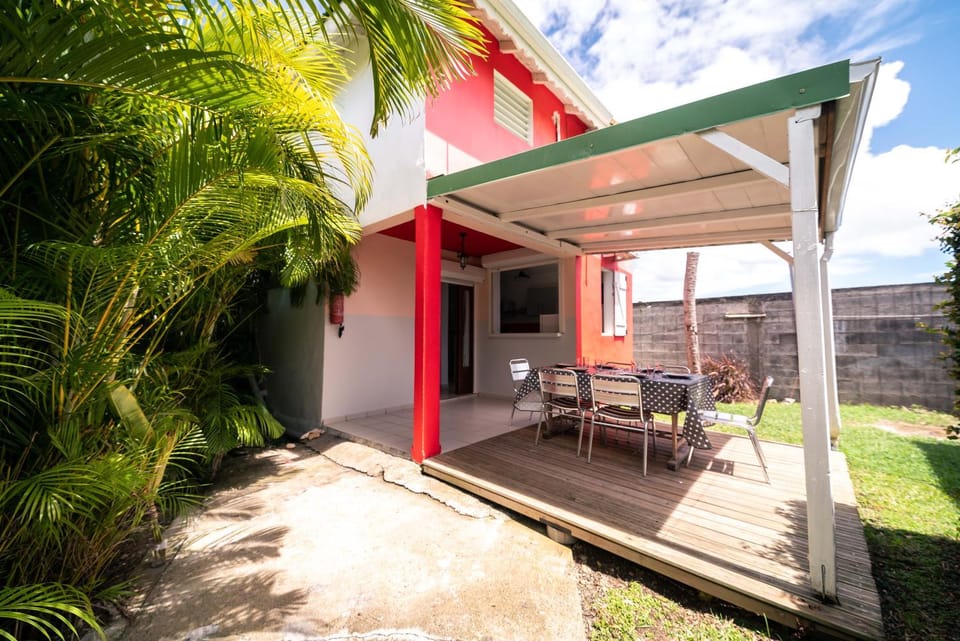 Facade/entrance, Garden, View (from property/room), Dining area, Garden view